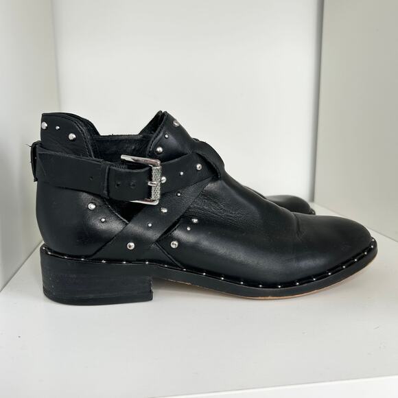 HALOGEN Leather Ankle Boots Womens Size 5.5 Biker Moto Studded Buckle Edgy Alt - Picture 1 of 8